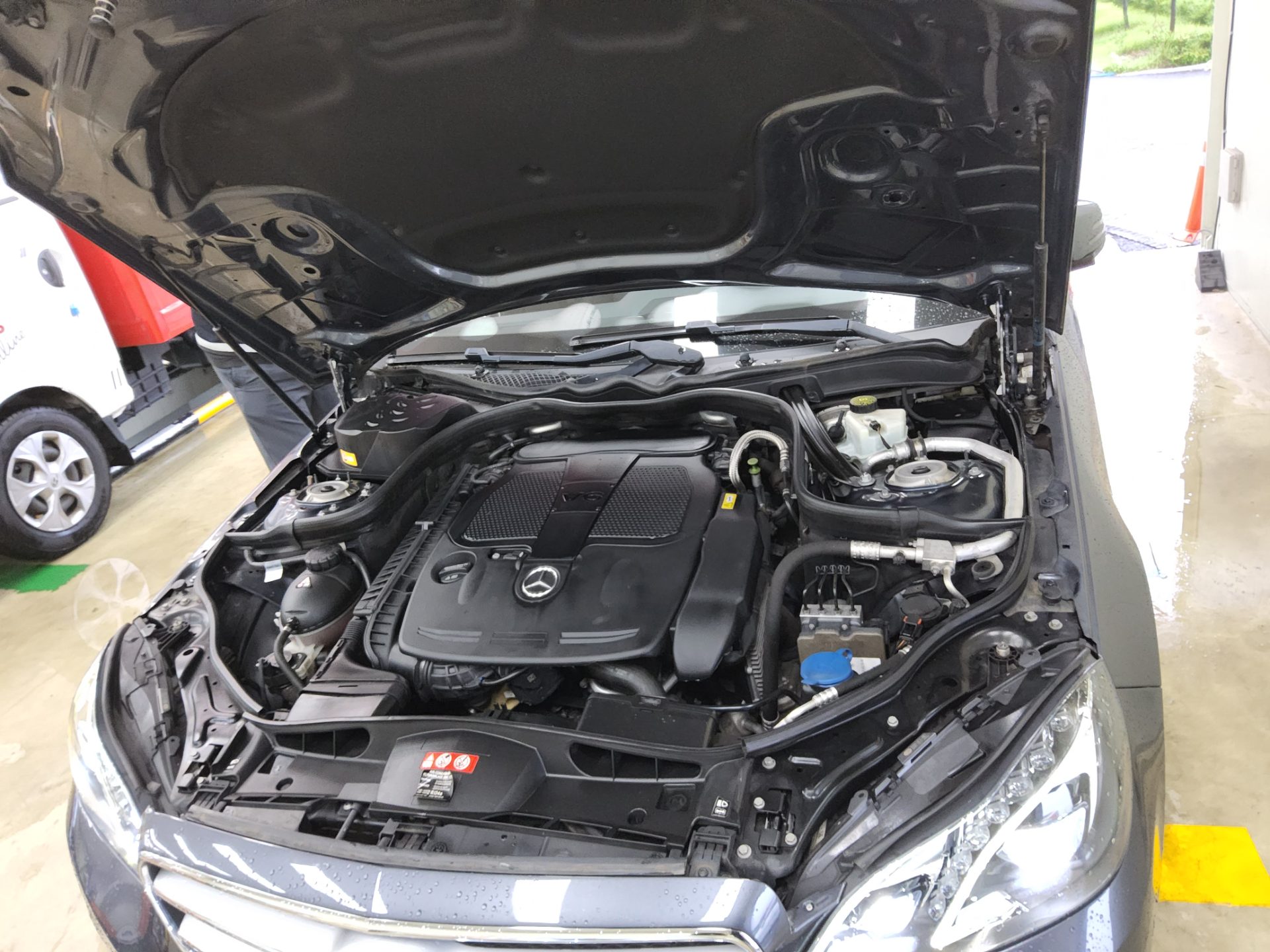 مرسيدس بنز E Class (4Th Gen) E300 فورماتيك Avantgarde 2016 4MATIC