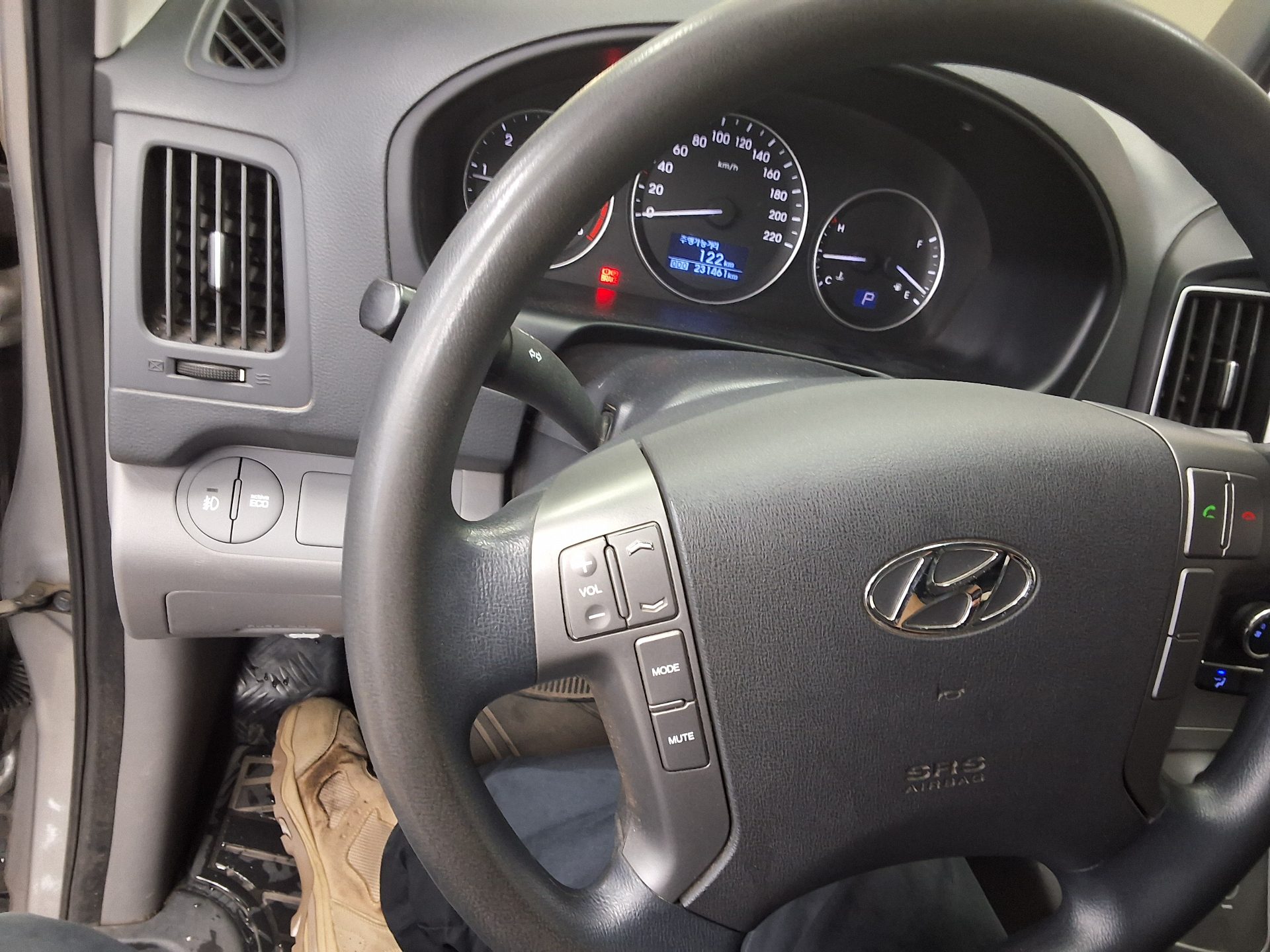 هيونداي جراند ستاركس 3 Seater ديزل فان مودرن 2018 VAN MODERN