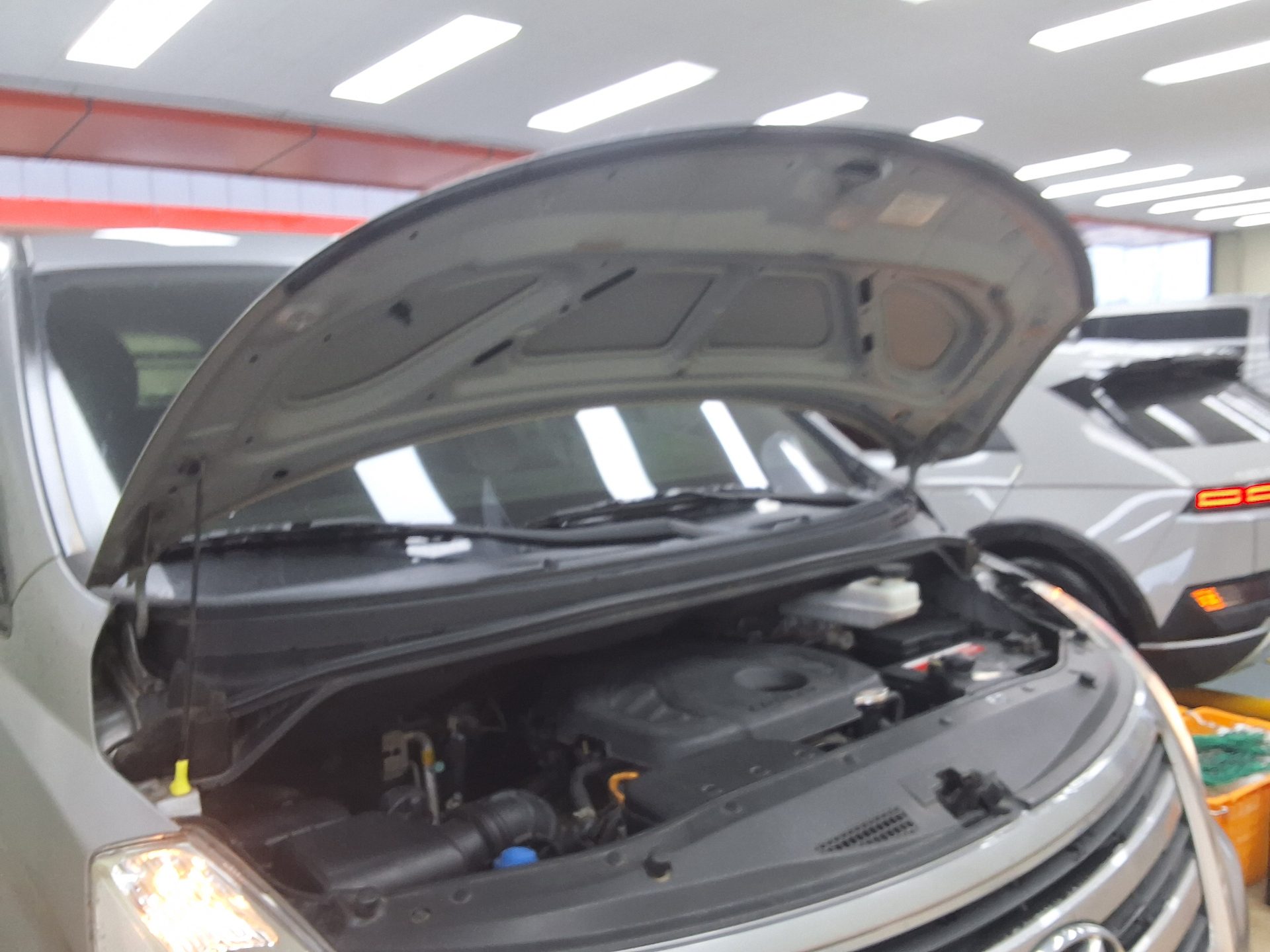 هيونداي جراند ستاركس 3 Seater ديزل فان مودرن 2018 VAN MODERN