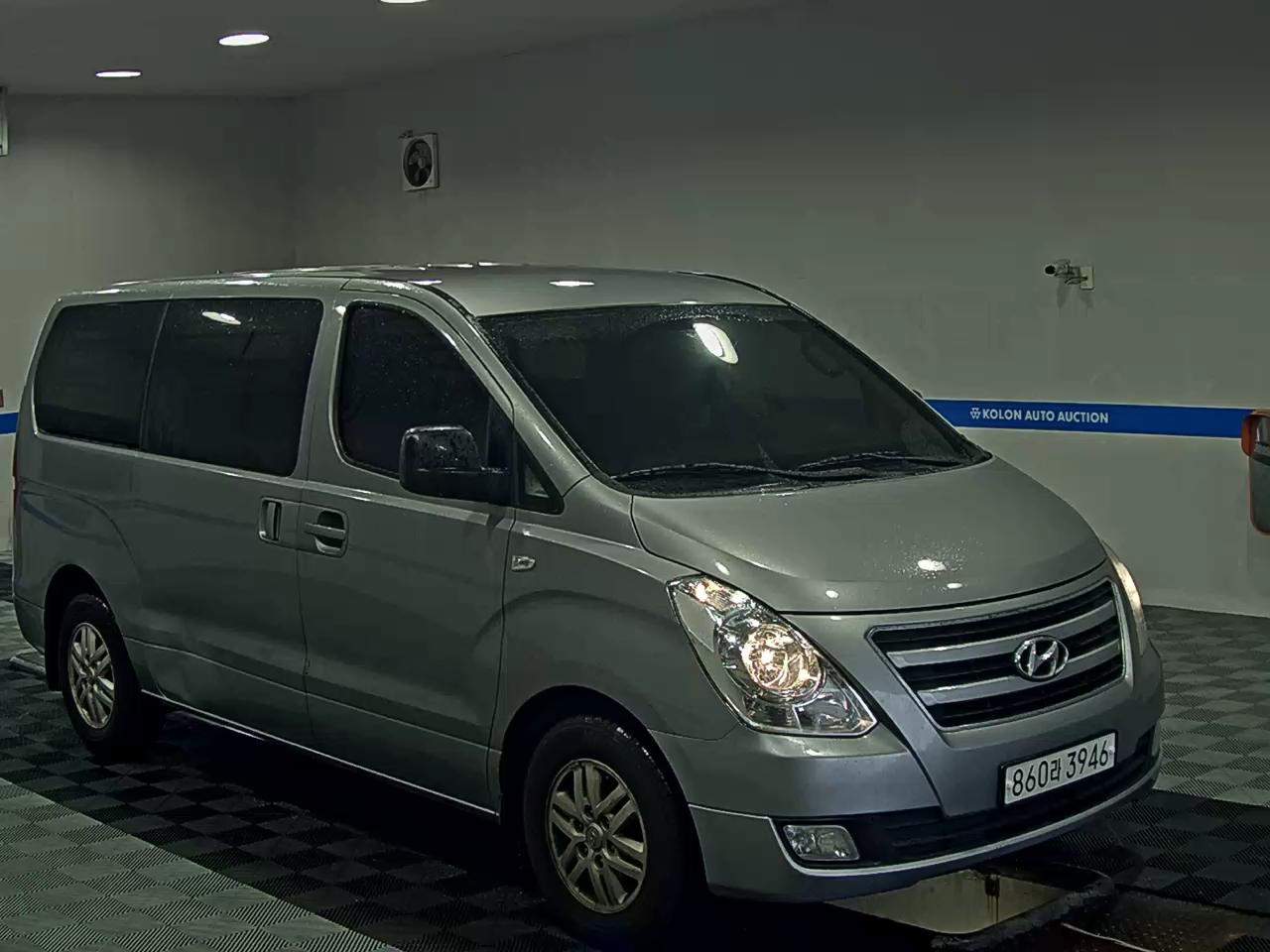 هيونداي جراند ستاركس 3 Seater ديزل فان مودرن 2018 VAN MODERN