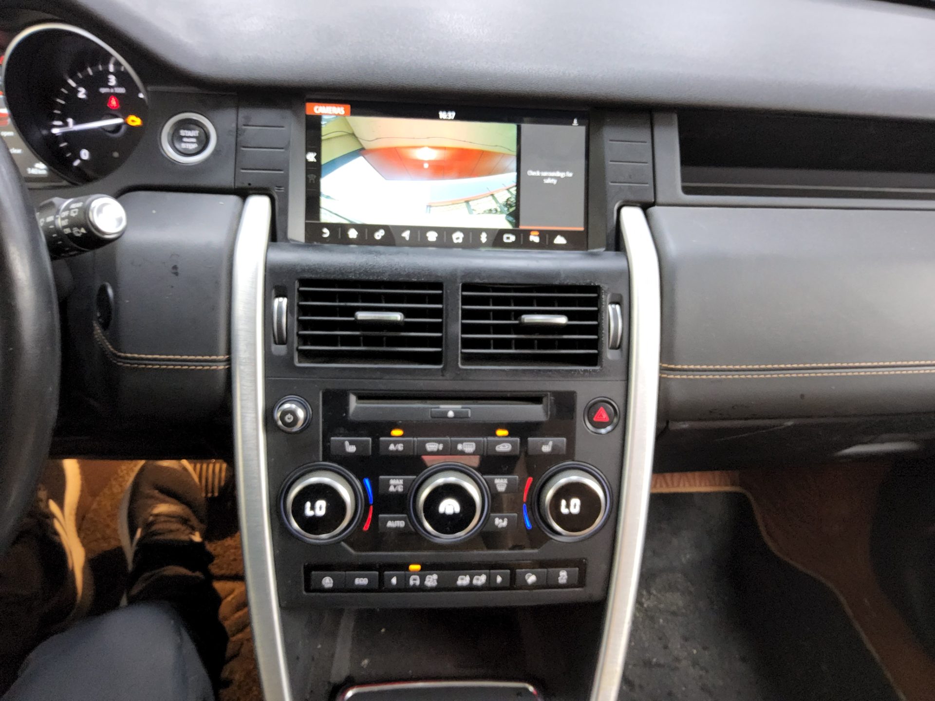 لاند روفر Rover Discovery Sport 2.0 Td4 Hse لكجري 2018 SPORT فاخر