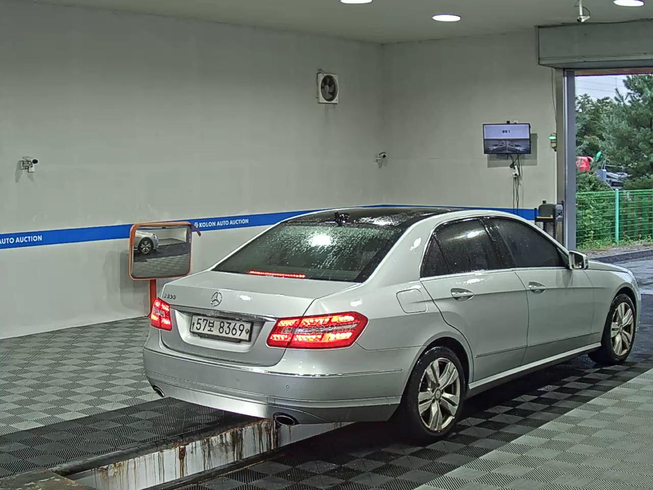 مرسيدس بنز E Class (4Th Gen) E300 Elegance 2013 E300