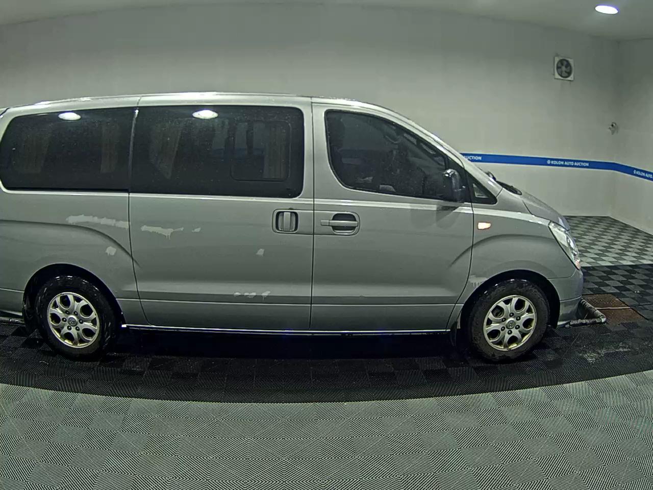 هيونداي جراند ستاركس 11 Seater ديزل Cvx Premier 2012 PREMIER