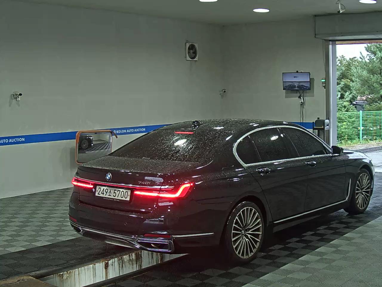 بي إم دبليو 7 Series (6Th Gen) 740I Sdrive Design Pure Excellence 2022 740i
