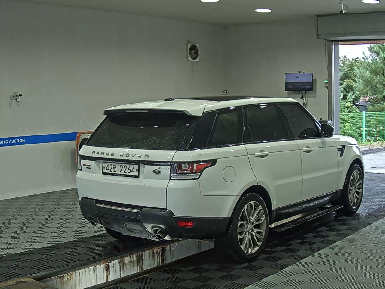 لاند روفر Rover رينج روفر Sport (2Nd Gen) 3.0 Sdv6 Hse Dynamic 2014 SPORT