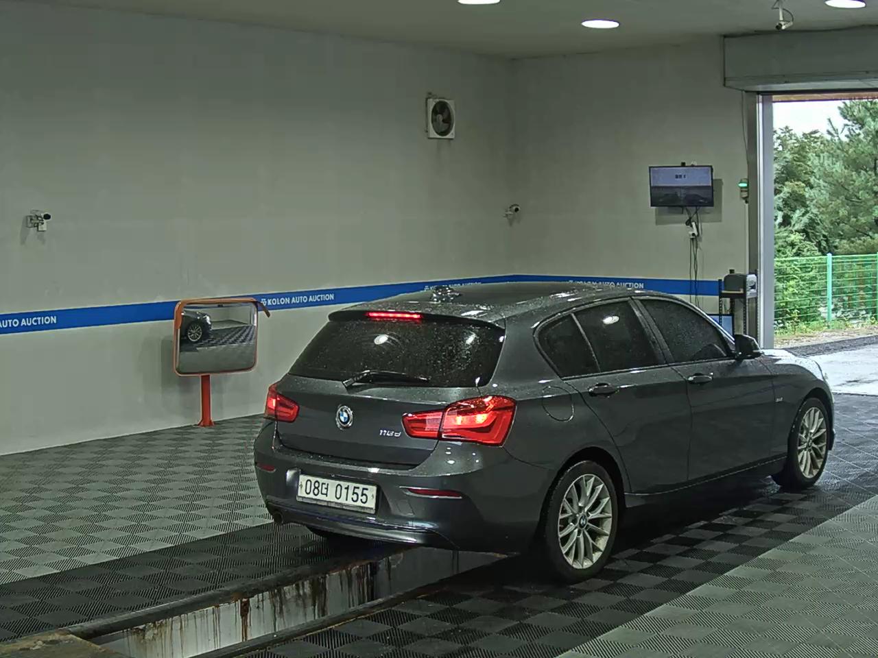 بي إم دبليو 1 Series (2Nd Gen) 5 أبواب 118D Sport Line 2016 SPORT LINE
