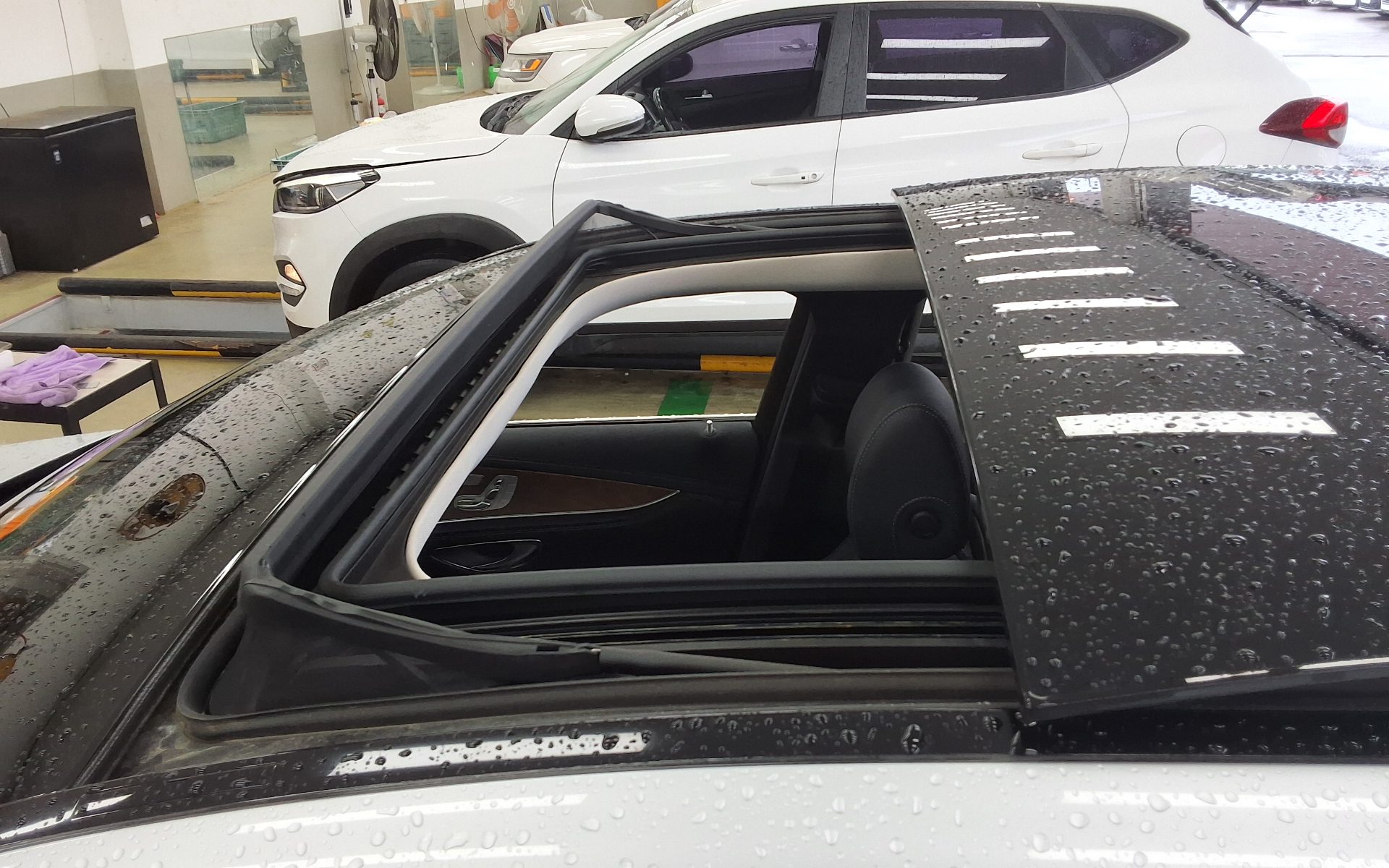 مرسيدس بنز E Class (5Th Gen) E300 فورماتيك إكسكلوسيف 2019 4MATIC إكسكلوسيف