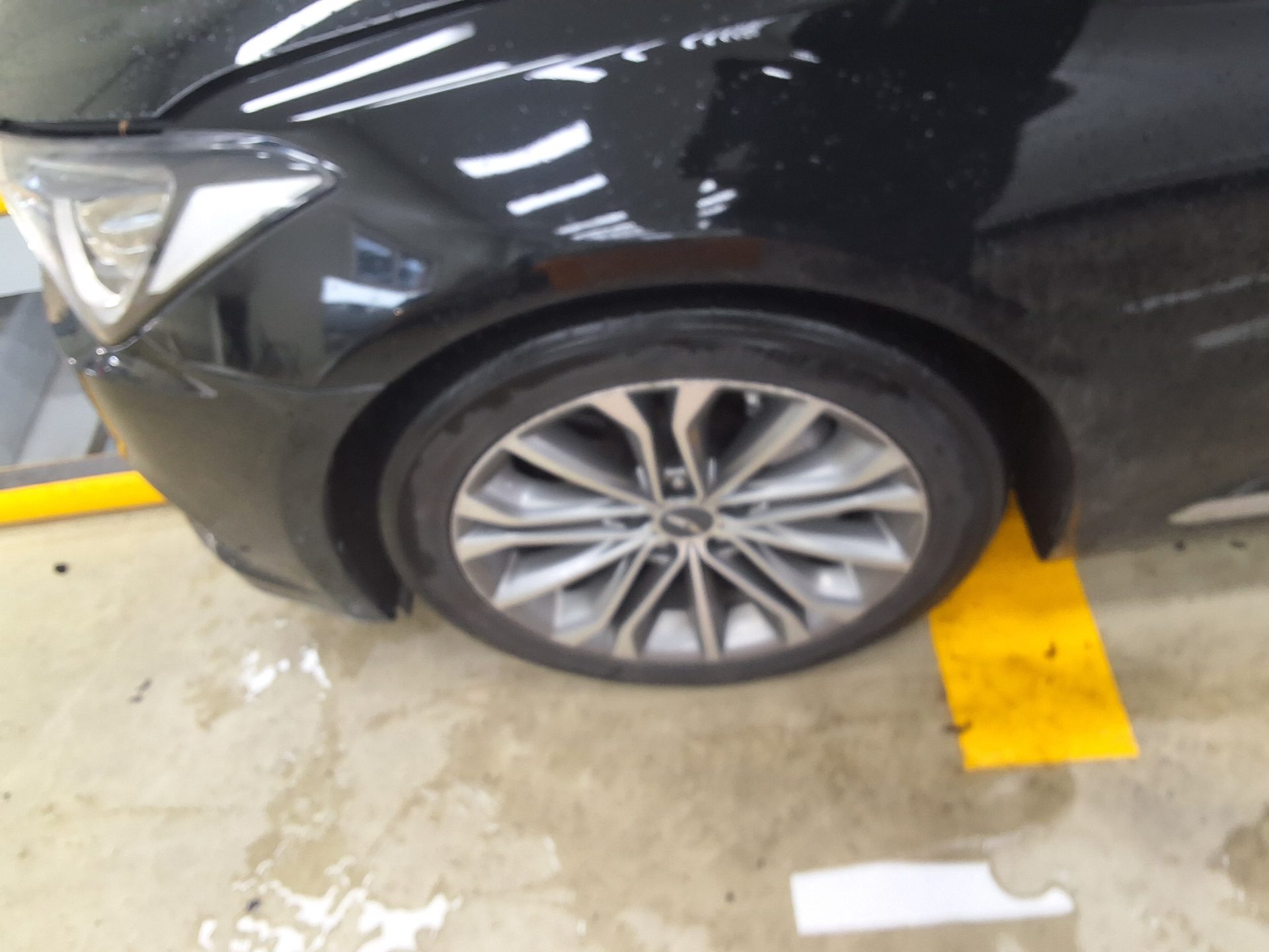 هيونداي جينيسيس Dh G330 دفع كلي بريميوم 2015 دفع رباعي بريميوم