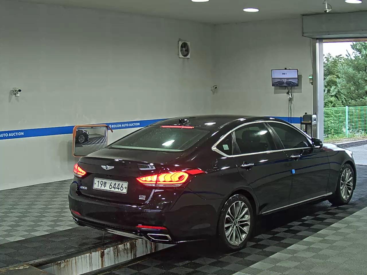 هيونداي جينيسيس Dh G330 دفع كلي بريميوم 2015 دفع رباعي بريميوم