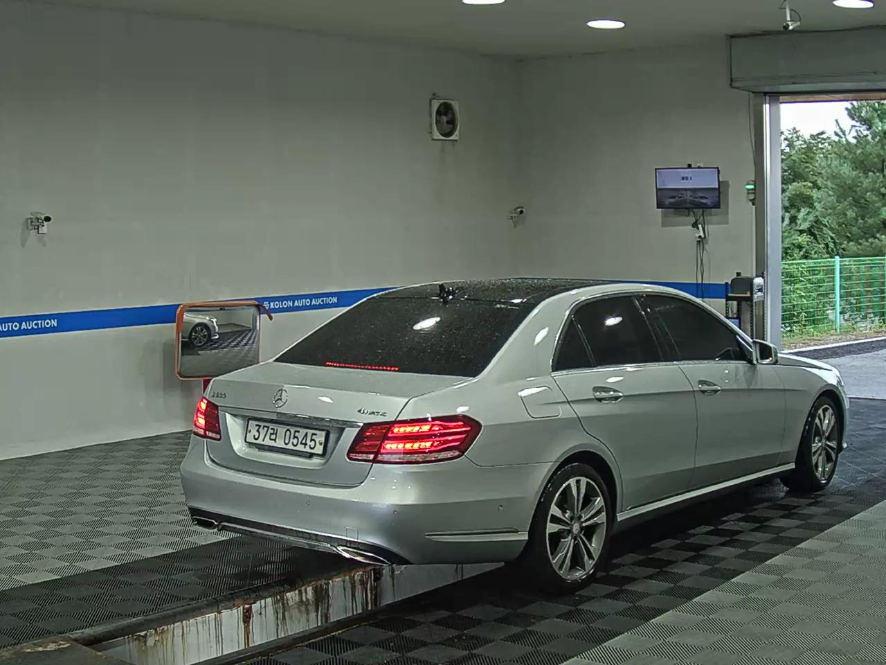 مرسيدس بنز E Class (4Th Gen) E300 فورماتيك Avantgarde 2016 4MATIC
