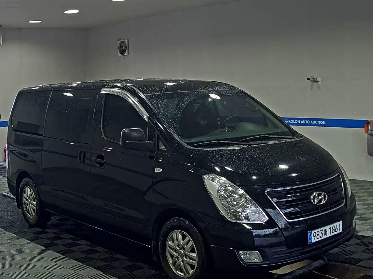 هيونداي جراند ستاركس 5 Seater ديزل فان سمارت 2017 VAN SMART
