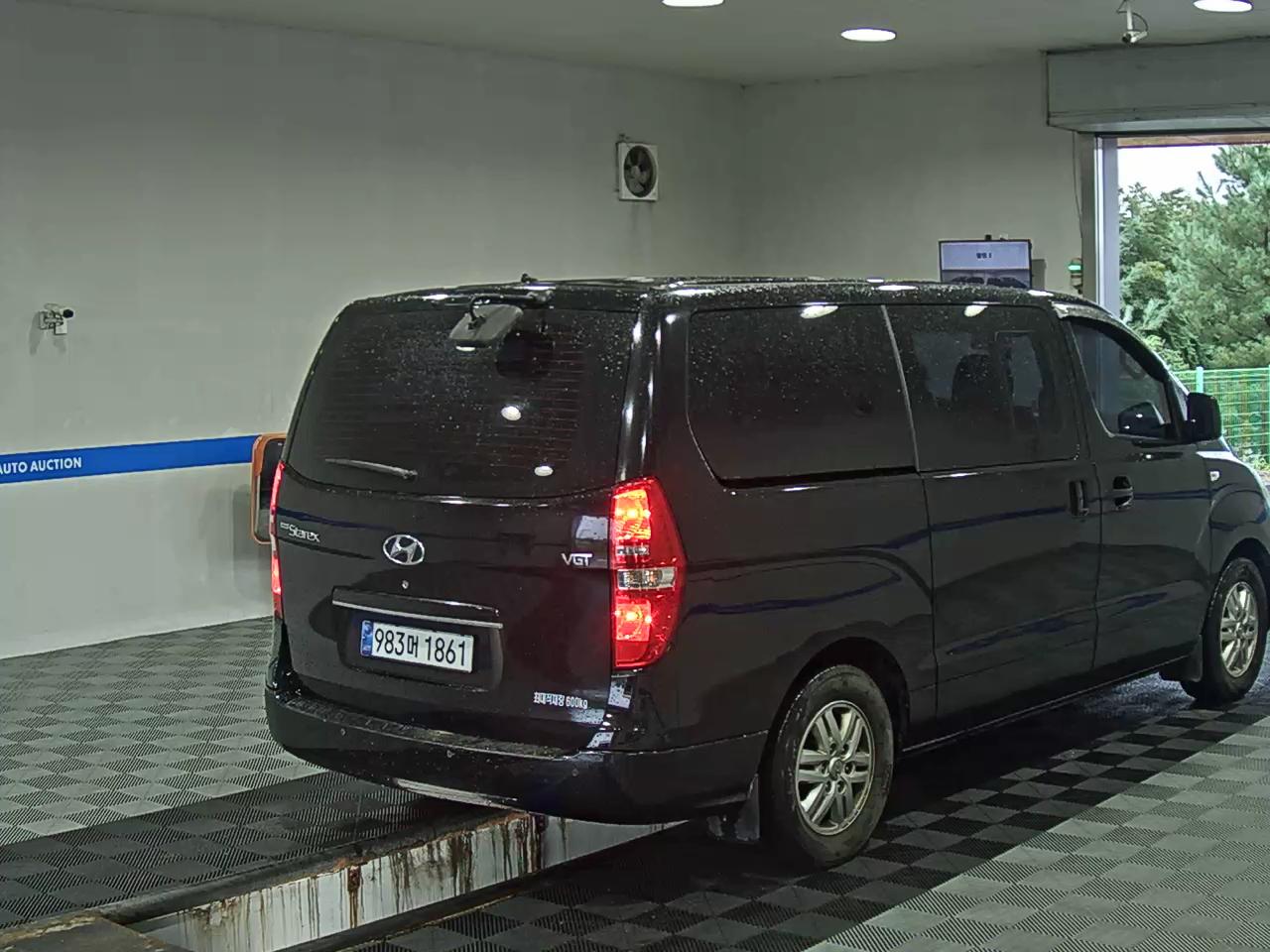 هيونداي جراند ستاركس 5 Seater ديزل فان سمارت 2017 VAN SMART
