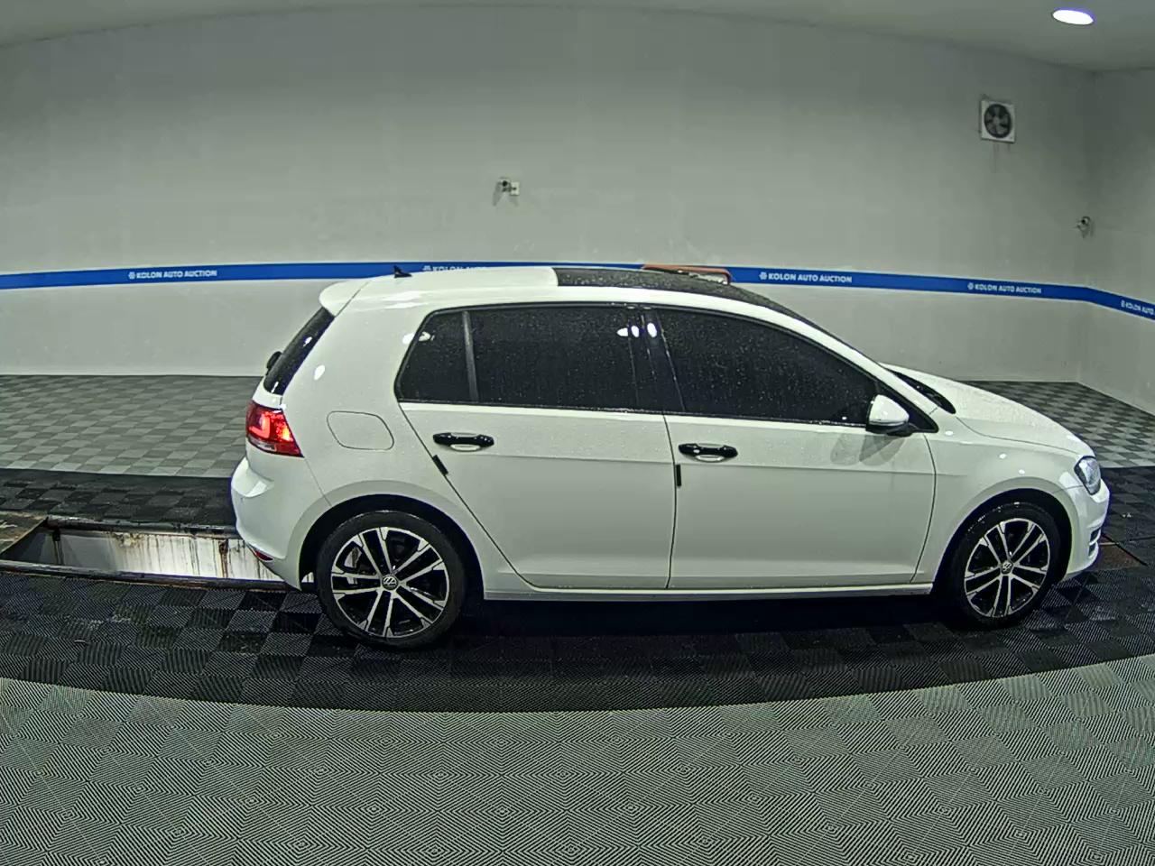 فولكس فاجن جولف (7Th Gen) 2.0 TDI بريميوم 2015 بريميوم