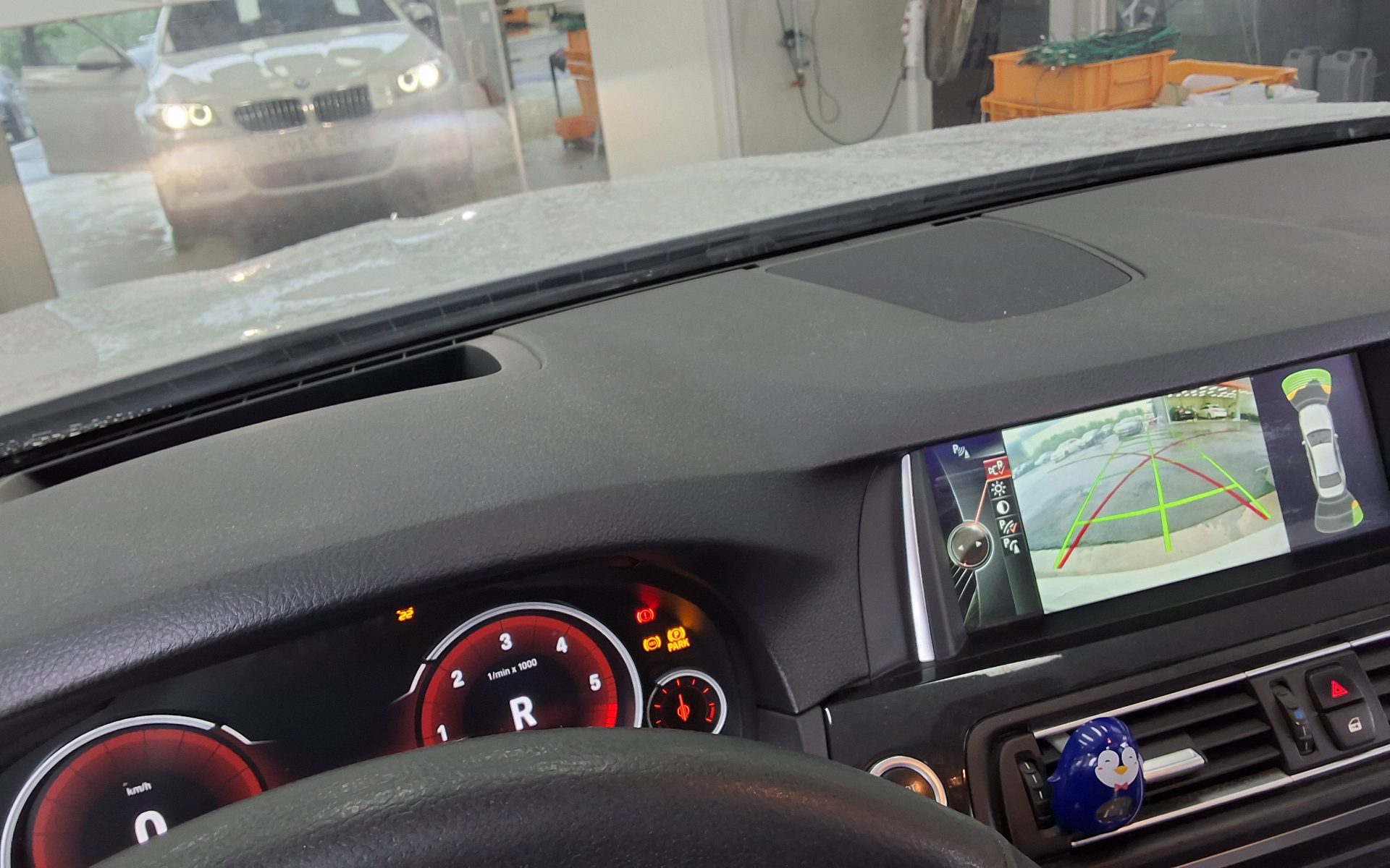 بي إم دبليو 5 Series (6Th Gen) 520D إكس درايف 2014 520d