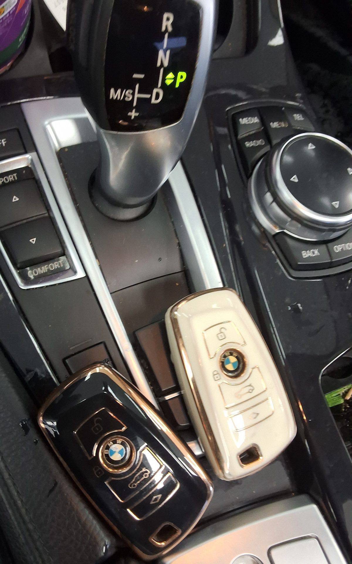 بي إم دبليو 5 Series (6Th Gen) 520D إكس درايف 2014 520d