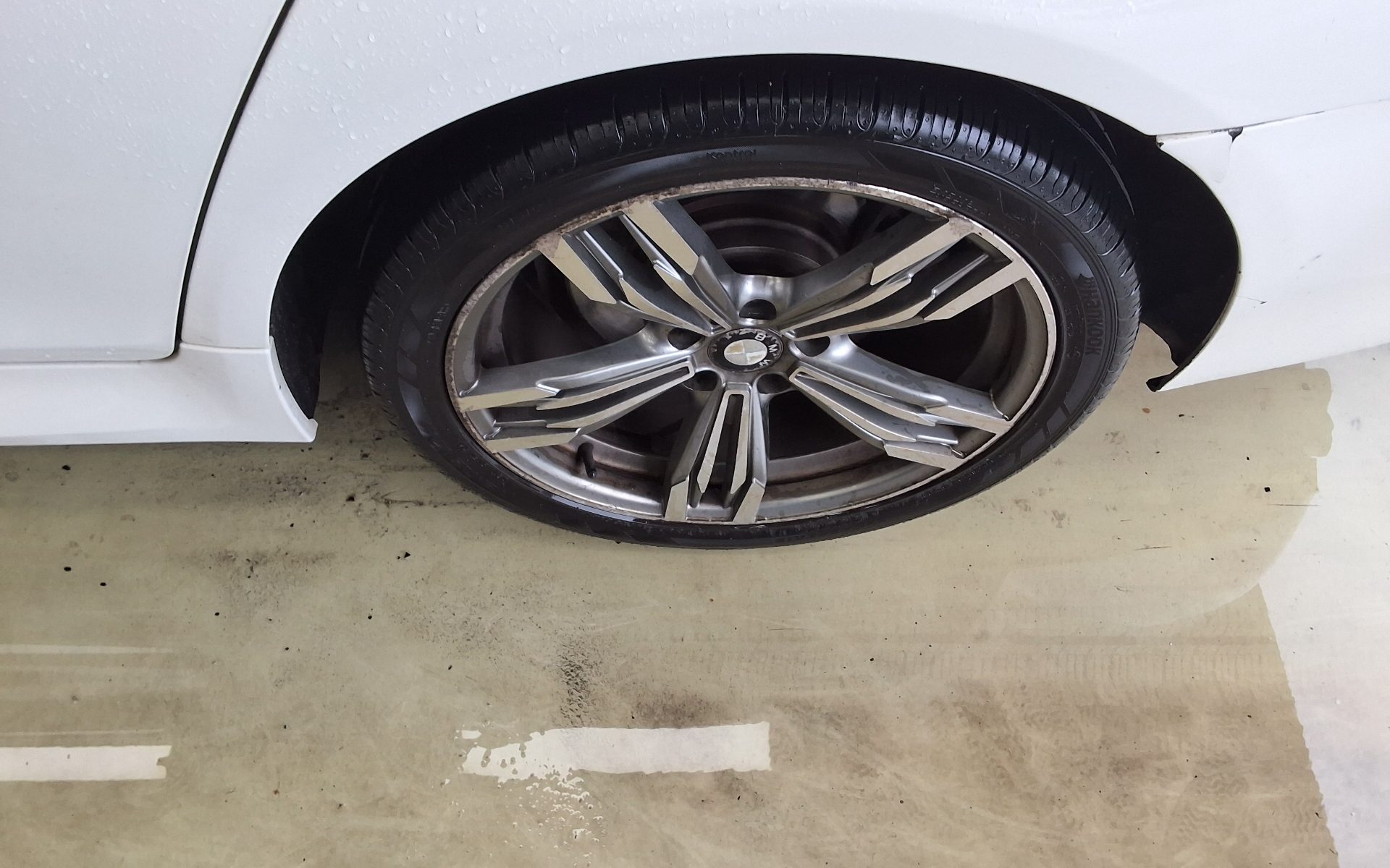 بي إم دبليو 5 Series (6Th Gen) 520D إكس درايف 2014 520d