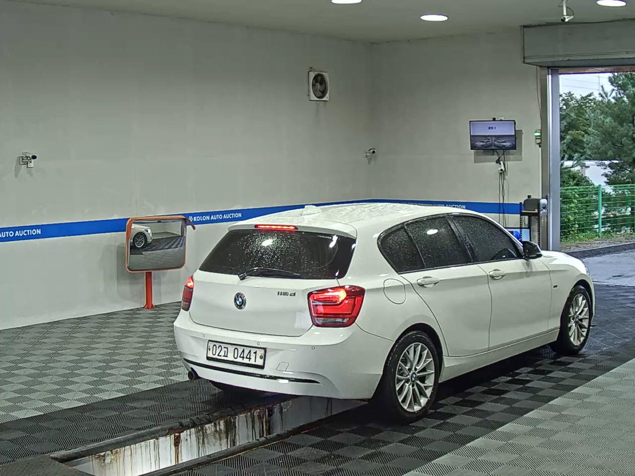 بي إم دبليو 1 Series (2Nd Gen) 5 أبواب 118D Sports 2015 118d