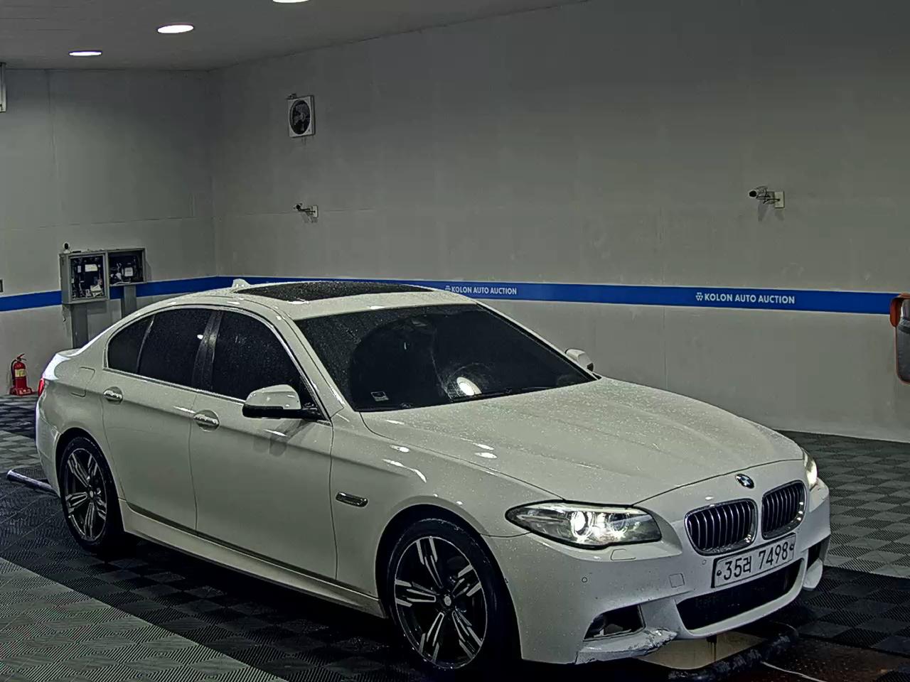 بي إم دبليو 5 Series (6Th Gen) 520D إكس درايف 2014 520d