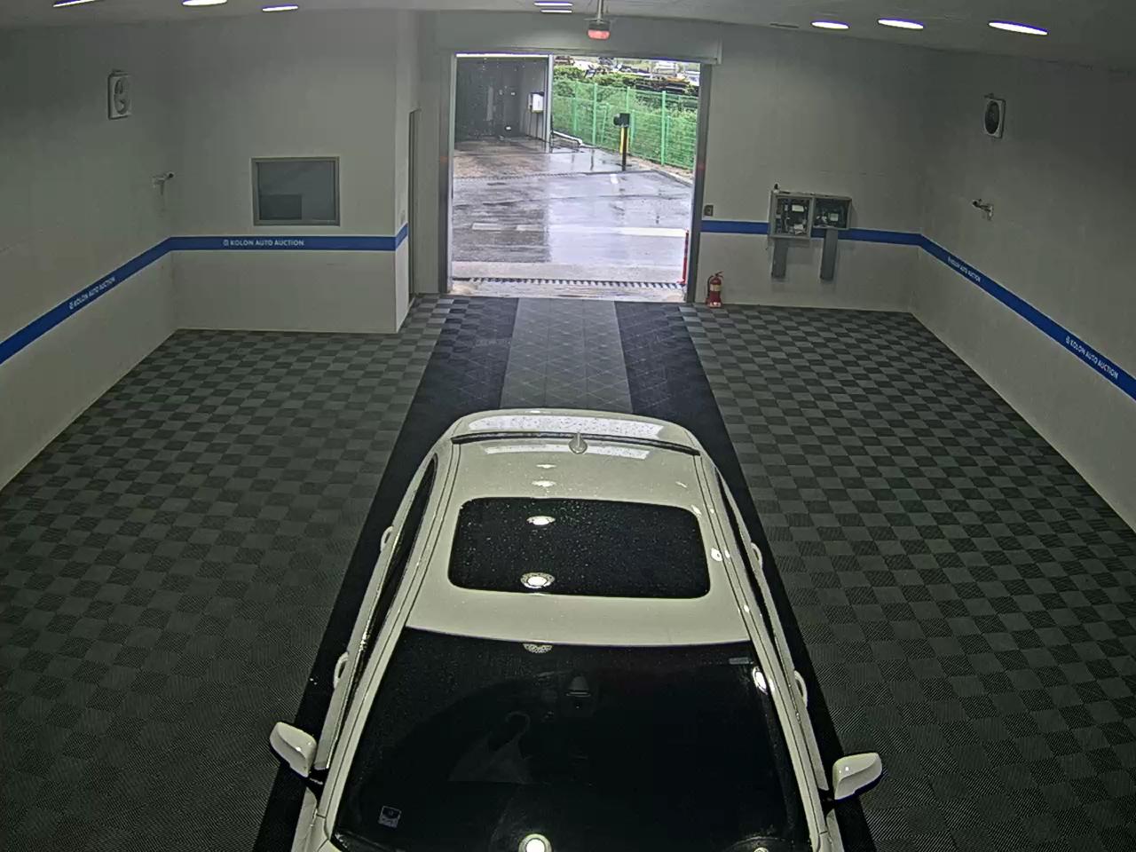 بي إم دبليو 5 Series (6Th Gen) 520D إكس درايف 2014 520d