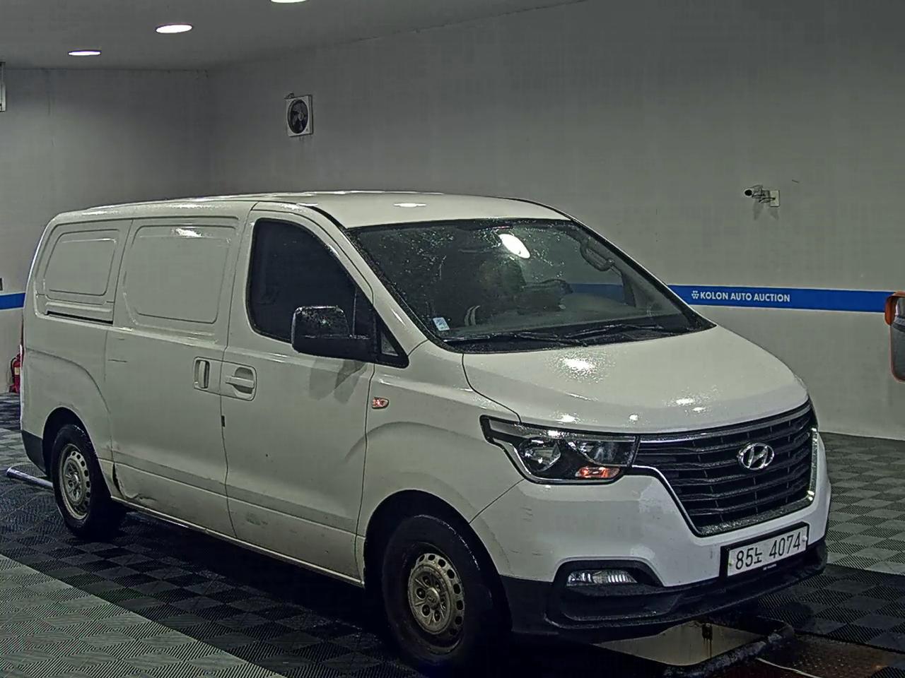 هيونداي الجديد جراند ستاركس 3 Seater ديزل فان ستايل 2021 VAN STYLE