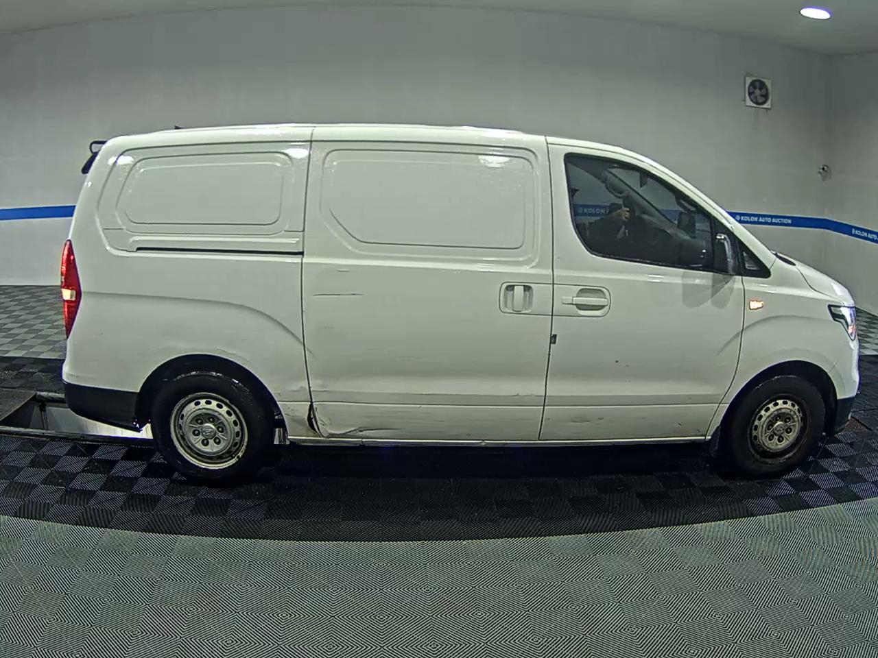 هيونداي الجديد جراند ستاركس 3 Seater ديزل فان ستايل 2021 VAN STYLE