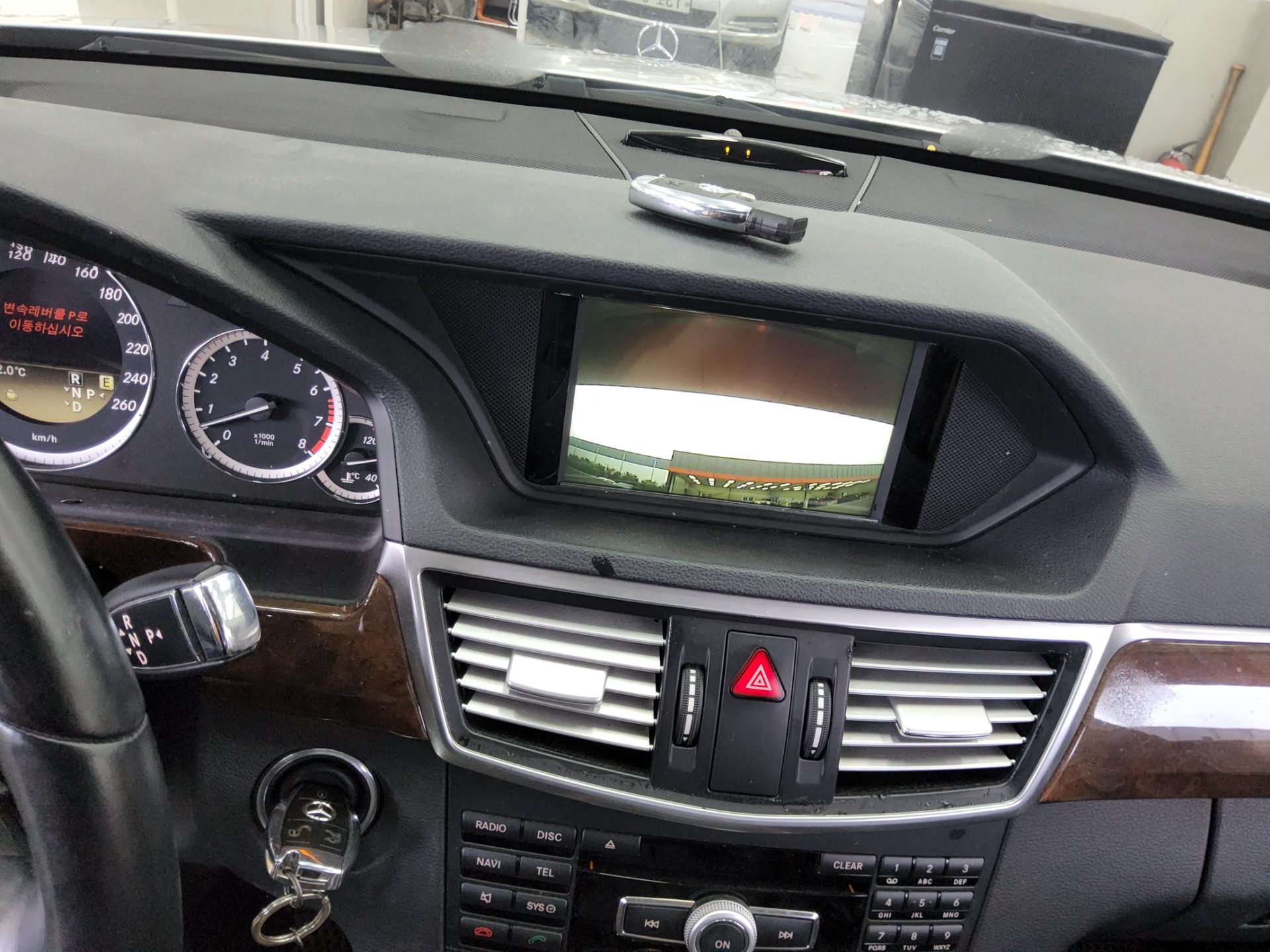 مرسيدس بنز E Class (4Th Gen) E300 Elegance 2012 E300