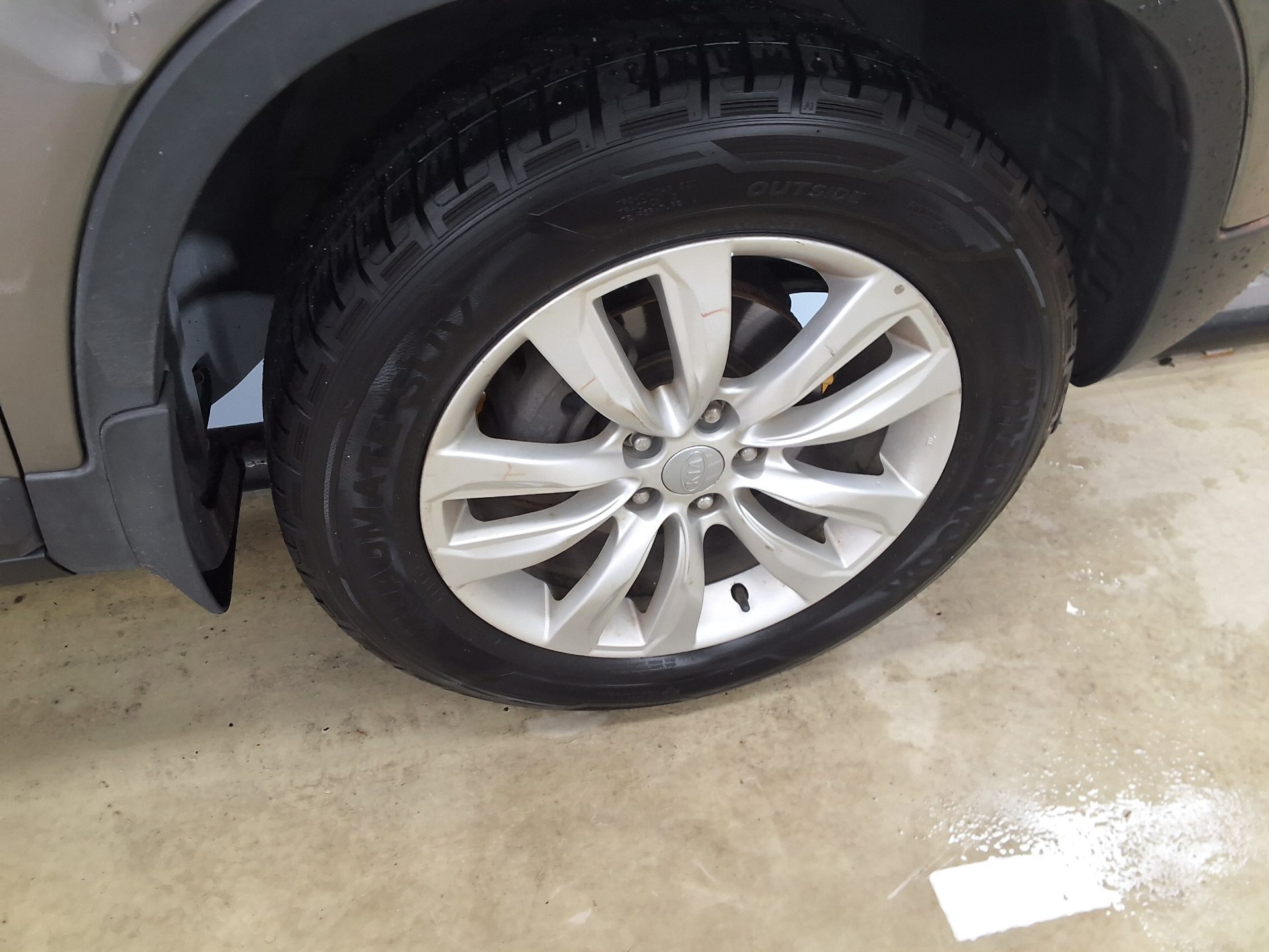 كيا سورينتو 2011 TLX فاخر