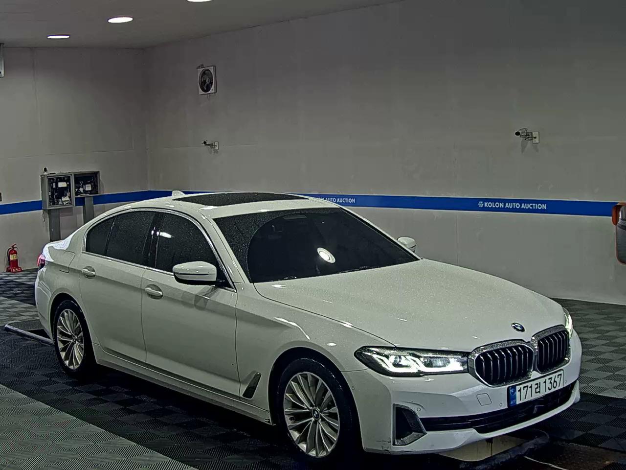 بي إم دبليو 5 Series (7Th Gen) 530E لكجري 2021 فاخر