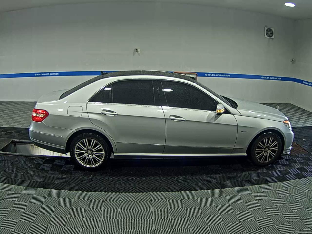مرسيدس بنز E Class (4Th Gen) E300 Elegance 2012 E300