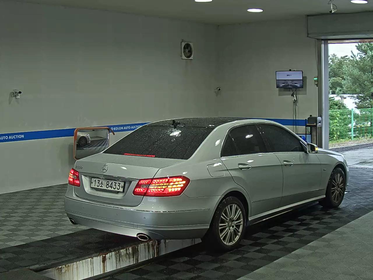 مرسيدس بنز E Class (4Th Gen) E300 Elegance 2012 E300