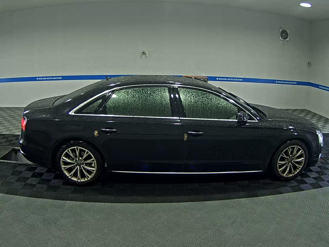 أودي إيه 8 (3Rd Gen) 3.0 TDI كواترو Lwb 2012
