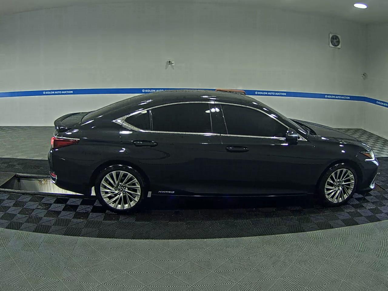 لكزس إي إس (7Th Gen) 300H Executive 2021 300h