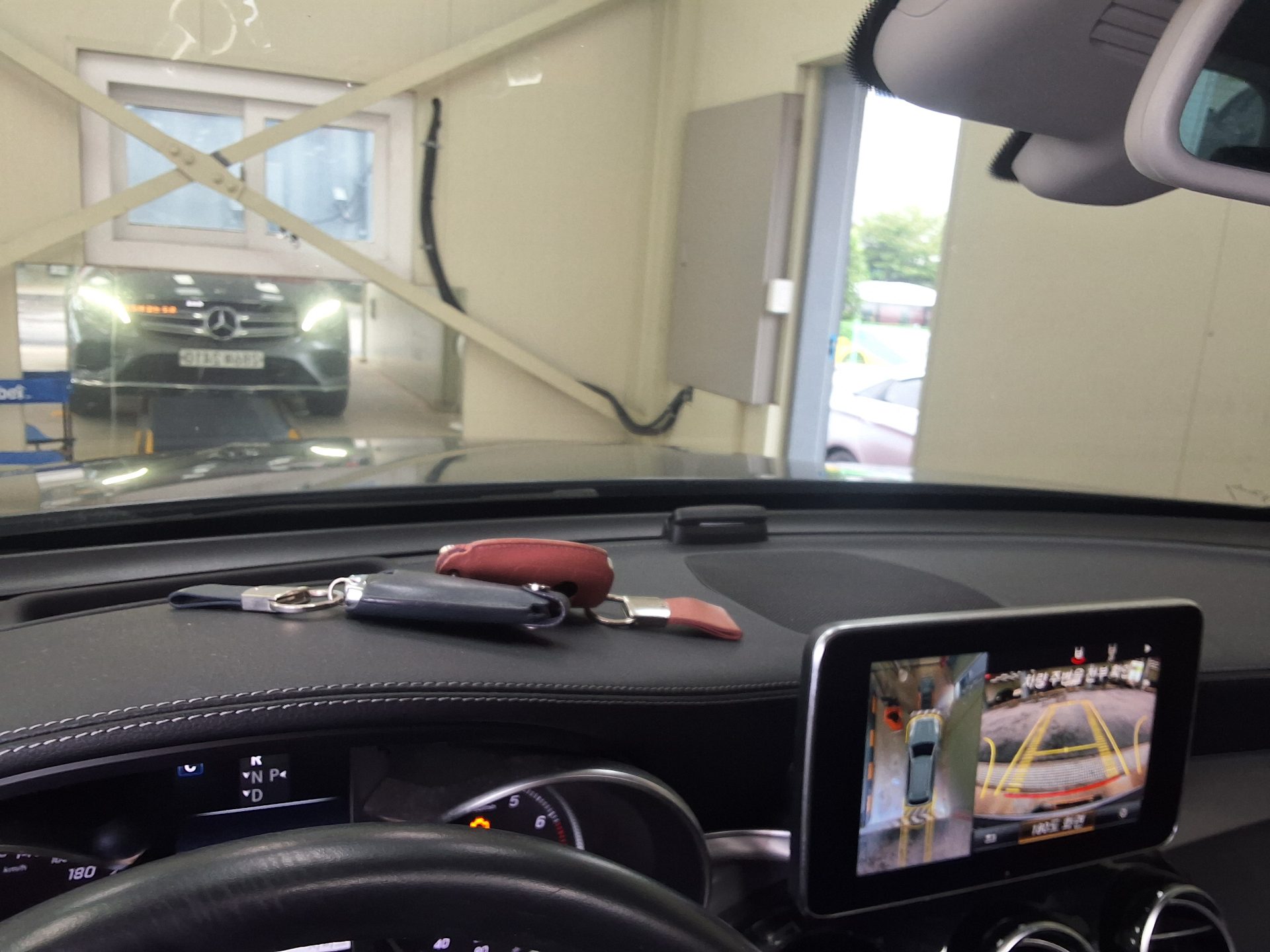 مرسيدس بنز جي إل سي Class جي إل سي 300 فورماتيك AMG Line 2019 4MATIC LINE