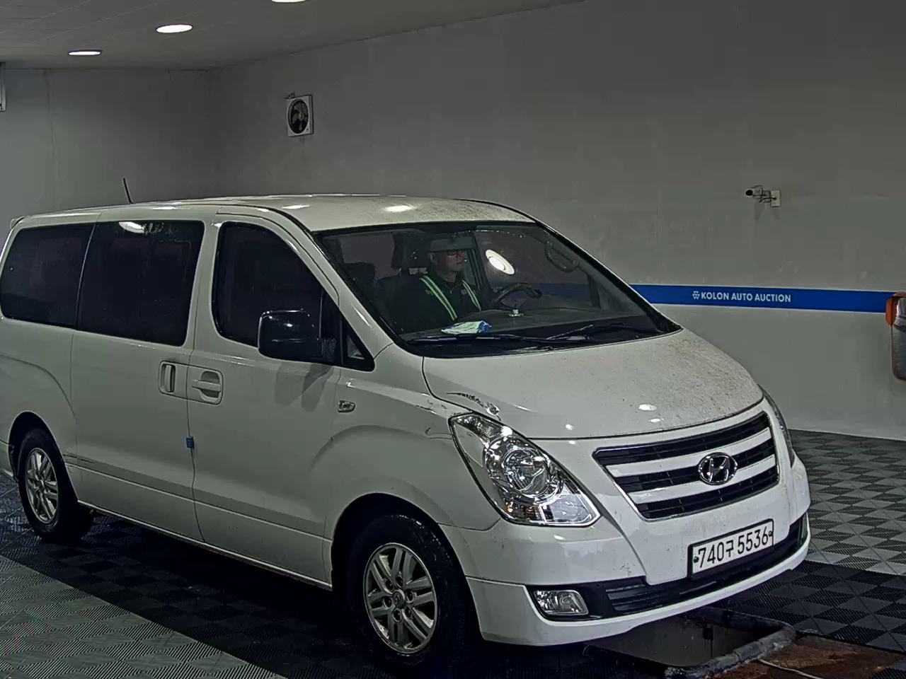 هيونداي جراند ستاركس 12 Seater ديزل مودرن 2017 MODERN