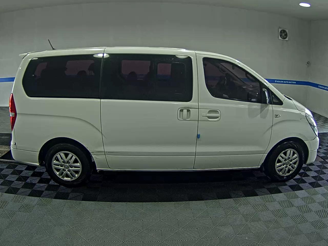 هيونداي جراند ستاركس 12 Seater ديزل مودرن 2017 MODERN