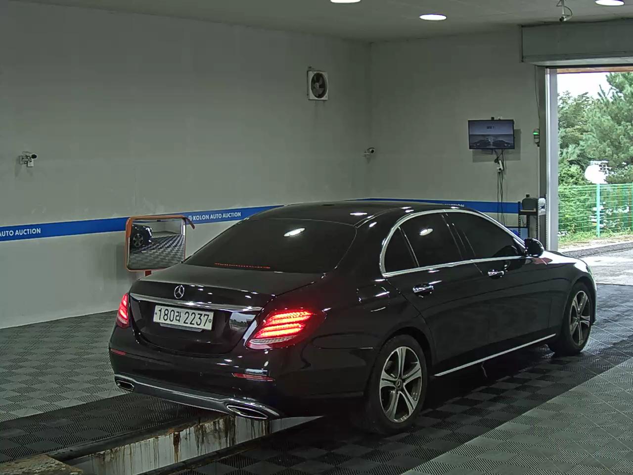 مرسيدس بنز E Class (5Th Gen) E300 Avantgarde 2017 E300