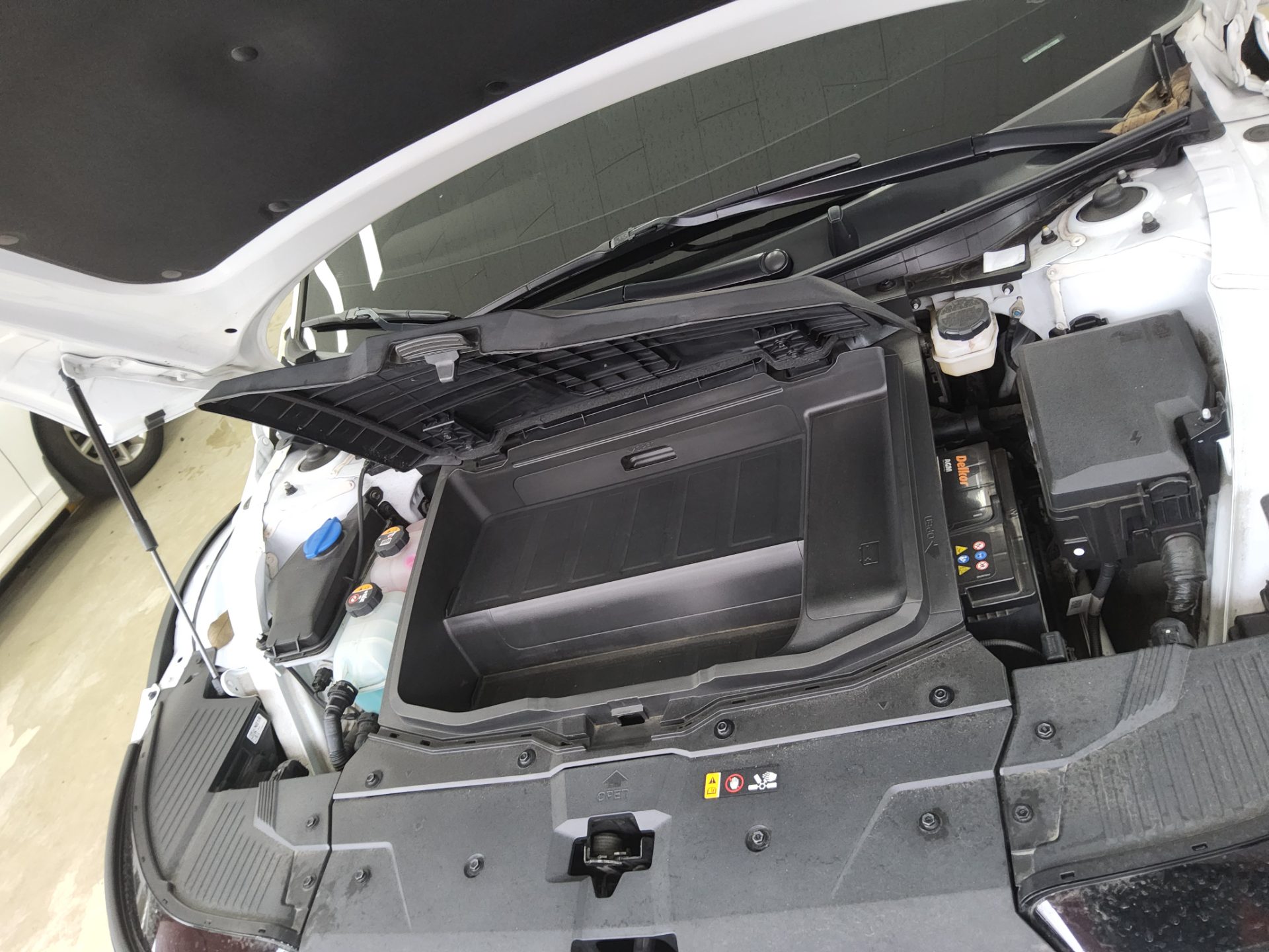 هيونداي أيونيك 2023 EV دفع رباعي طويل المدى