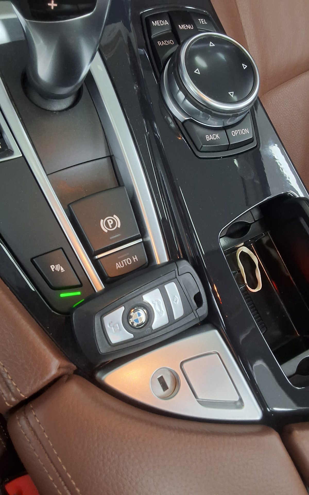 بي إم دبليو 5 Series (6Th Gen) 520D 2014 520d
