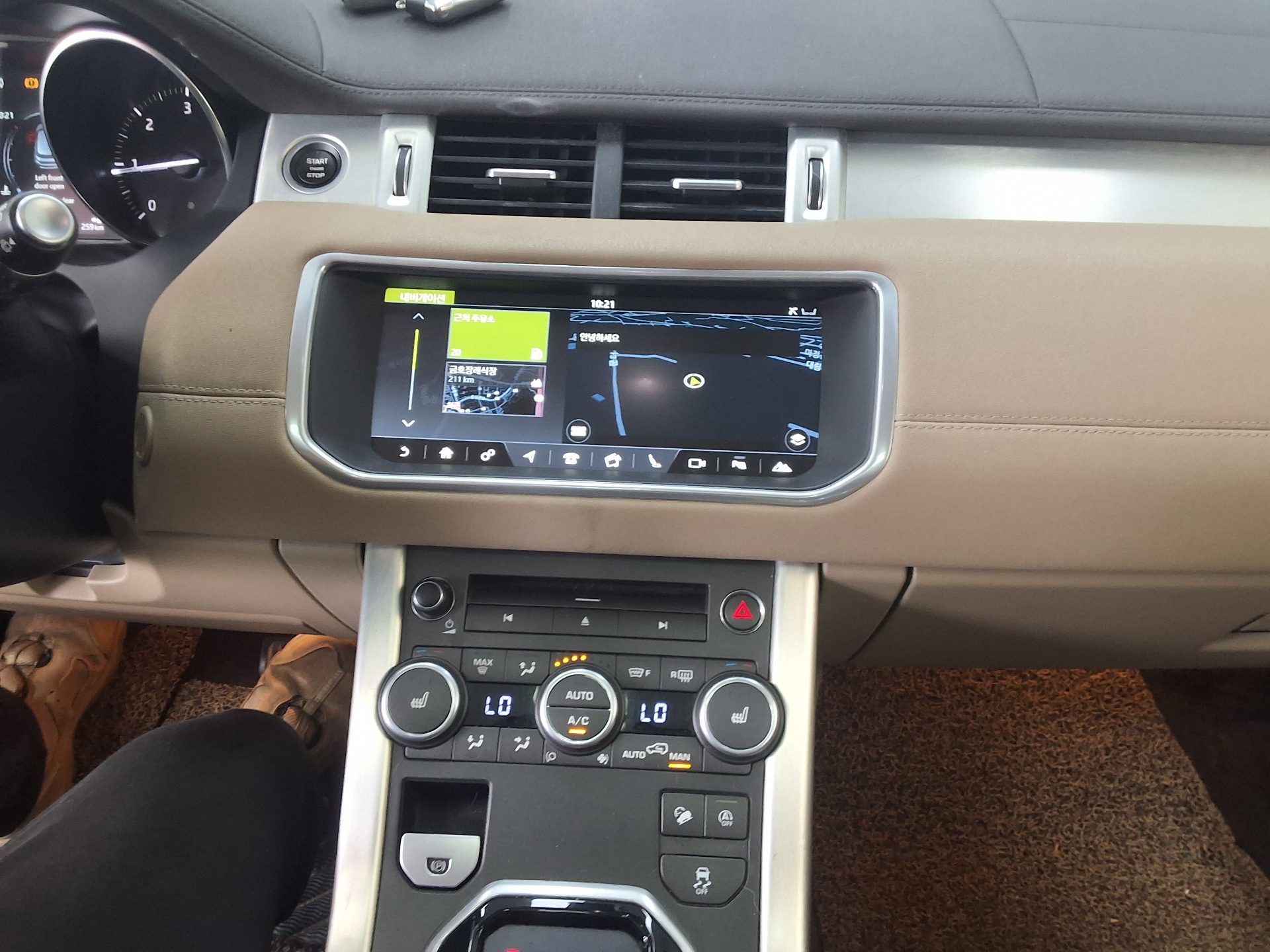 لاند روفر Rover رينج روفر Evoque 2.0 Td4 Se 2019 SE