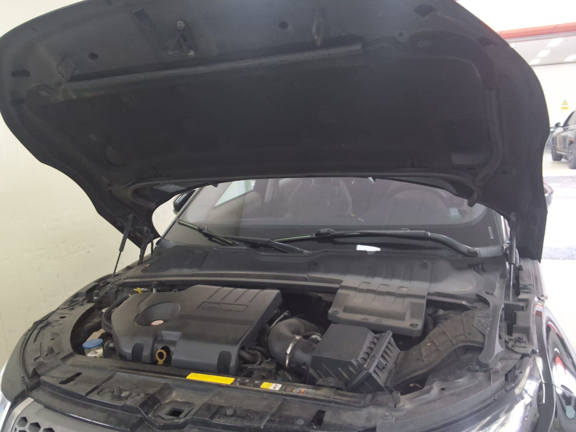 لاند روفر Rover رينج روفر Evoque 2.0 Td4 Se 2019 SE