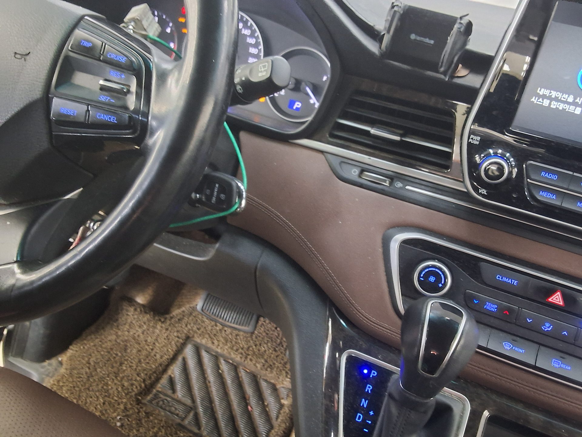 هيونداي الجديد جراند ستاركس 9 Seater ديزل إكسكلوسيف 2021 إكسكلوسيف