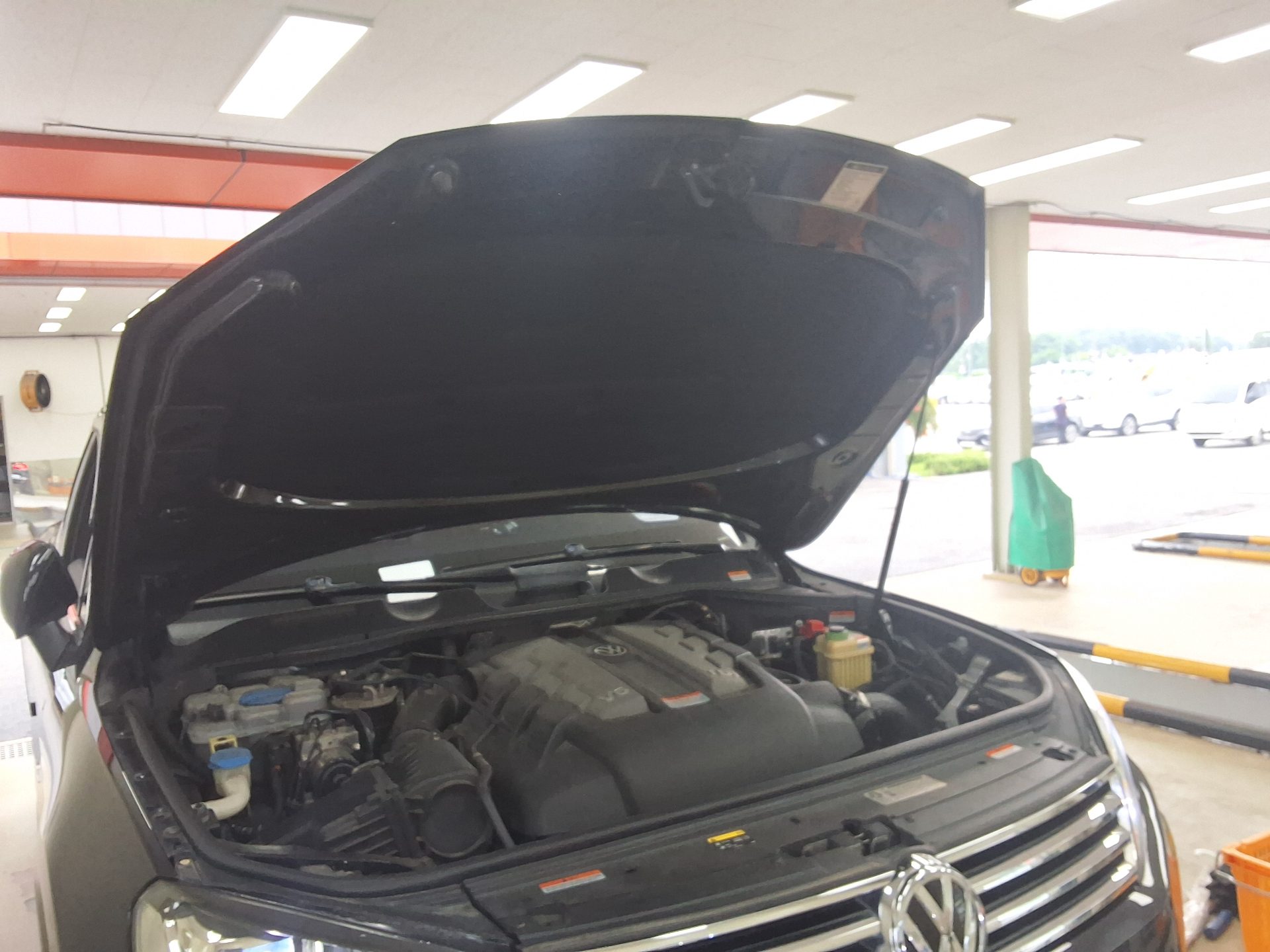 فولكس فاجن الجديد طوارق (2Nd Gen F / L) 3.0 V6 TDI Bluemotion إكسكلوسيف Edition 2016 إكسكلوسيف