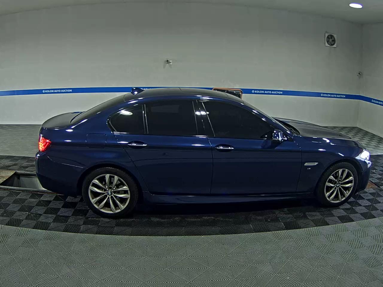 بي إم دبليو 5 Series (6Th Gen) 520D M Aerodynamic 2016 520d