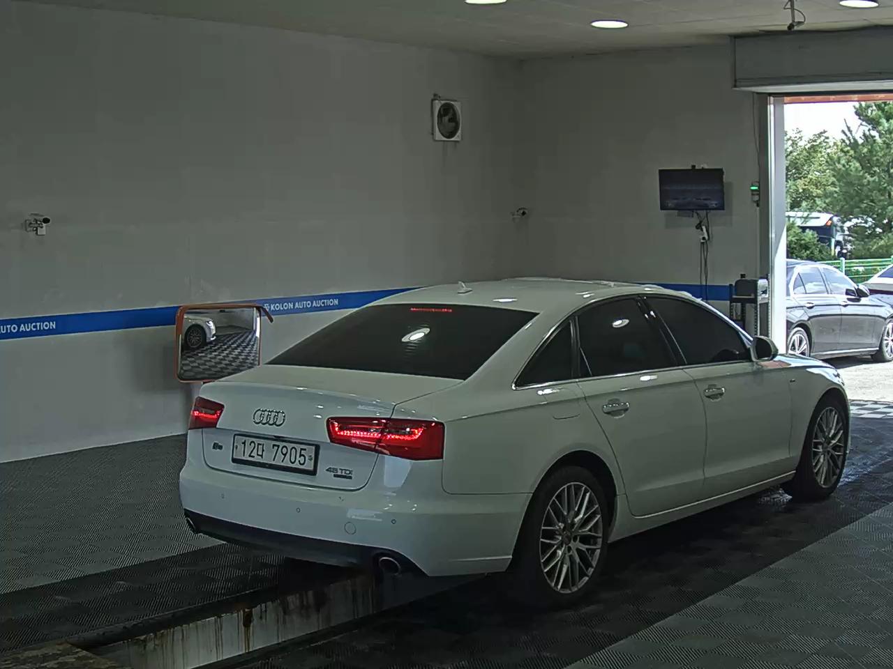 أودي إيه 6 (4Th Gen) 45 TDI كواترو 2015