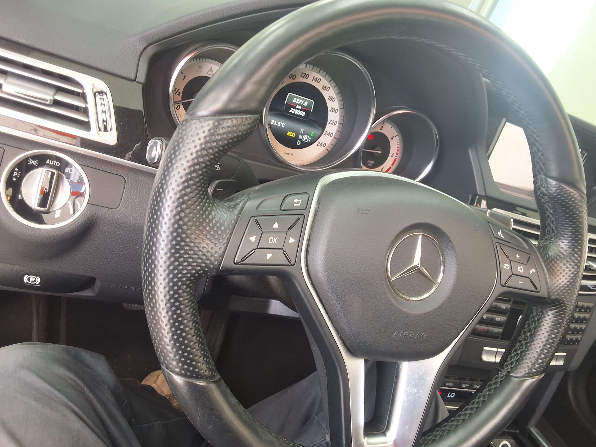 مرسيدس بنز E Class (4Th Gen) E220 Cdi Avantgarde 2014 E220
