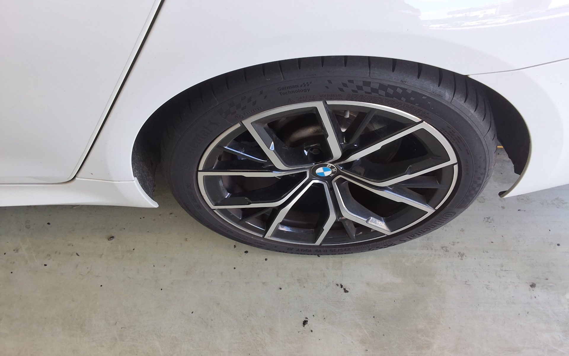 بي إم دبليو 5 Series (7Th Gen) 530I إكس درايف M Sport Pack 2022 SPORT