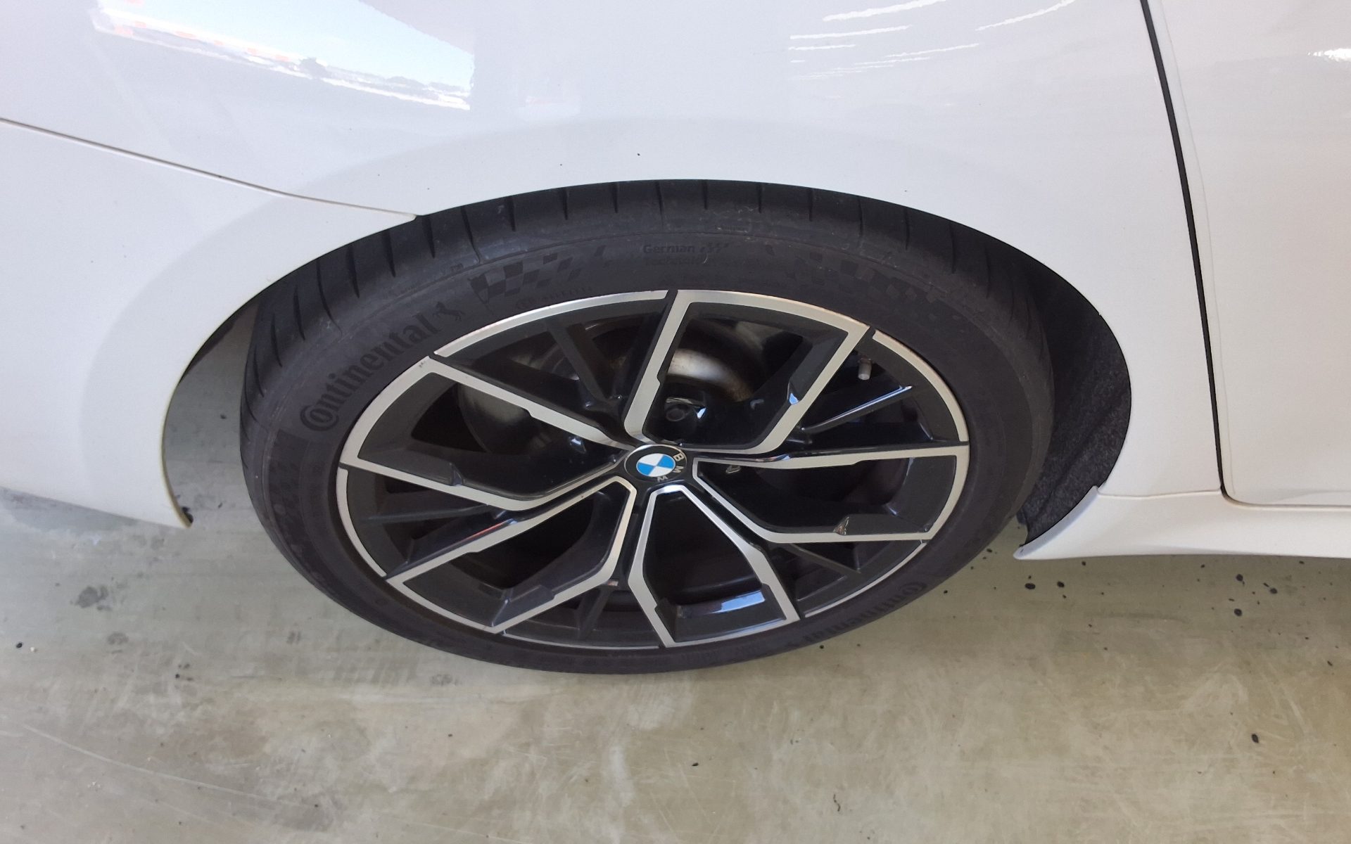 بي إم دبليو 5 Series (7Th Gen) 530I إكس درايف M Sport Pack 2022 SPORT
