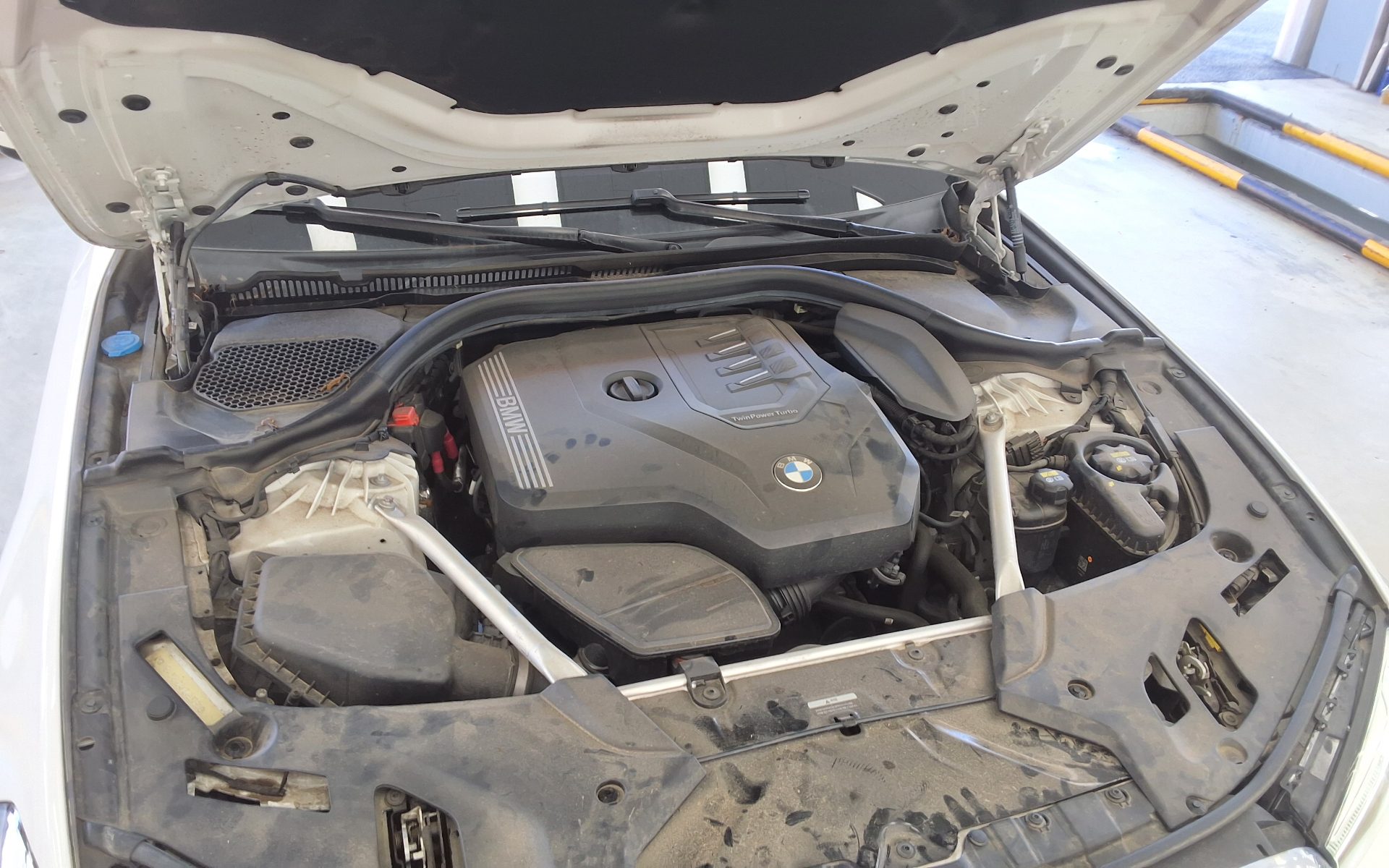 بي إم دبليو 5 Series (7Th Gen) 530I إكس درايف M Sport Pack 2022 SPORT