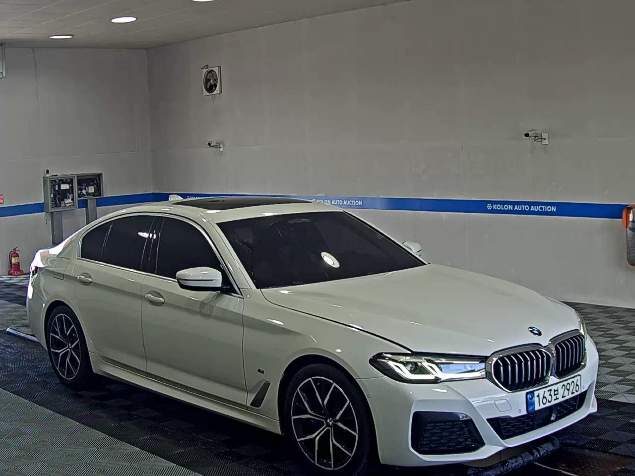 بي إم دبليو 5 Series (7Th Gen) 530I إكس درايف M Sport Pack 2022 SPORT