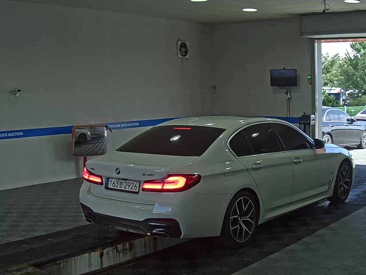 بي إم دبليو 5 Series (7Th Gen) 530I إكس درايف M Sport Pack 2022 SPORT
